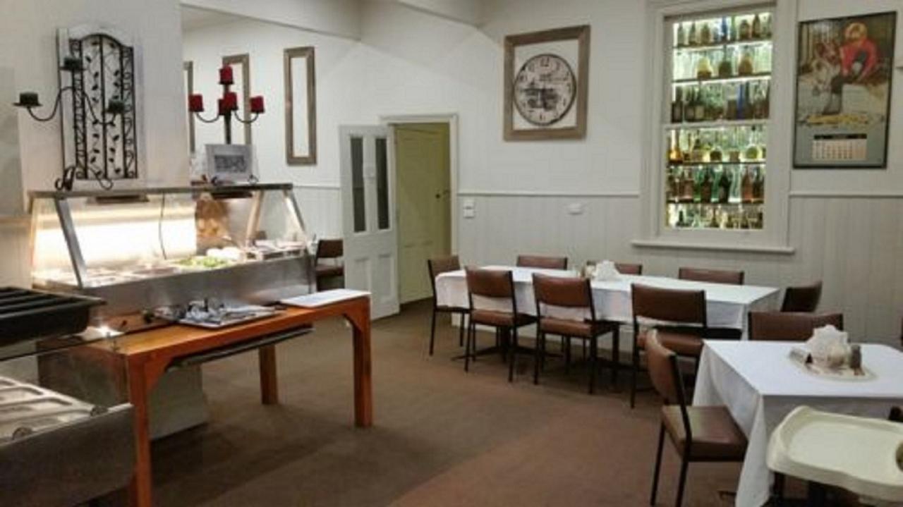 Royal Hotel Snake Valley Zewnętrze zdjęcie